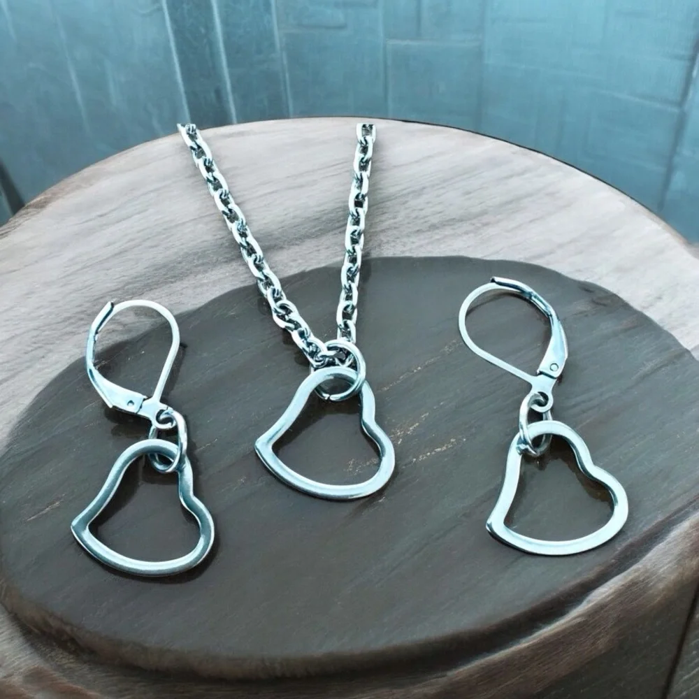 🆕 Heart Necklace and Earrings Set Stainless Steel - Picture 1 of 6
